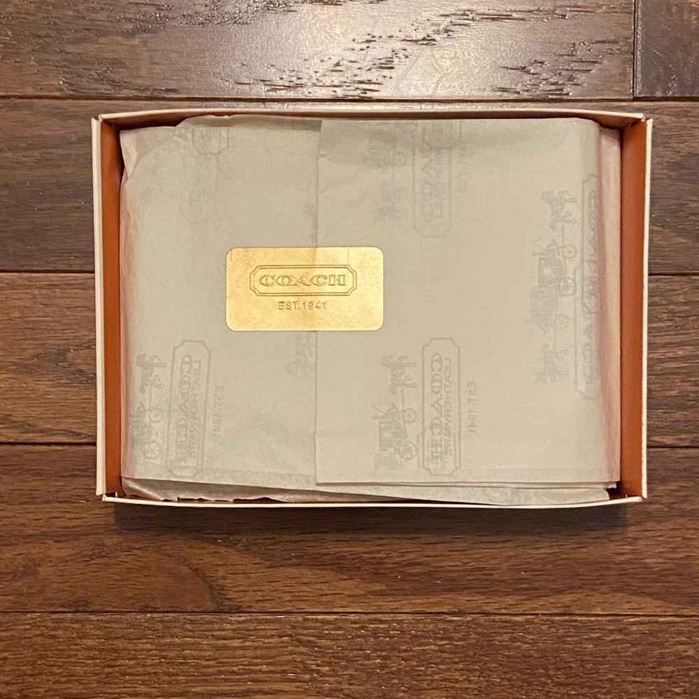 Coach Signature Multi Pouch - Picture 6 of 7